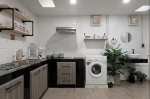 4BR 8PAX Near BTS Mochit MRT Chatuchak Mall