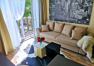 Cozy Little Penthouse Free Parking, Self Check In