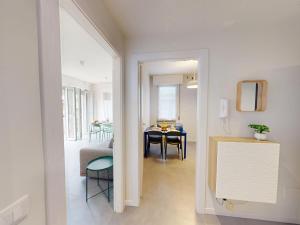 LA PERLA DEL GARDA By Bookinggardalake