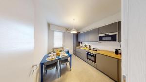 LA PERLA DEL GARDA By Bookinggardalake