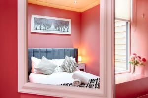 Perfect Booking Steps from Brixton Station