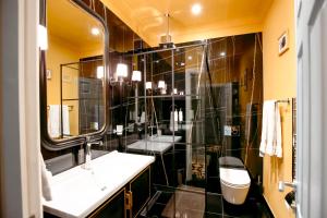 Perfect Booking Steps from Brixton Station