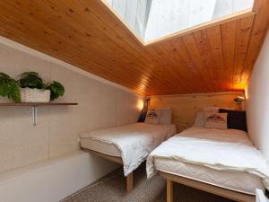 Duplex spacieux T4 au pied des pistes du Pla dAdet - FR-1-296-525