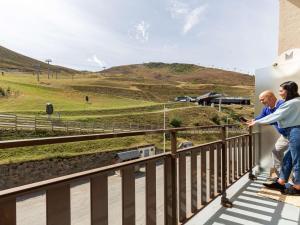 Duplex spacieux T4 au pied des pistes du Pla dAdet - FR-1-296-525