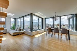 360 Stunning View 2 Floors Penthouse 3BD 2BA