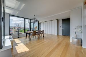 360 Stunning View 2 Floors Penthouse 3BD 2BA