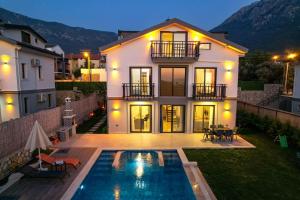 Karya Luxury - Holiday Villa with Private Pool for 6 People in Hisarönü