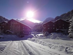 Charmant Duplex 3 Pièces à Méribel - 6 Personnes, WiFi Inclus - FR-1-182-271