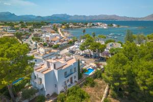 Villa Jazmin for 8 with swimming pool and beach views
