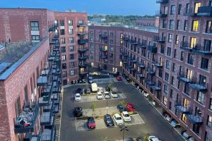 1 Bed Apartment- Sleeps 2 Parking Pets Allowed