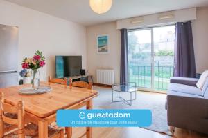 Le Pin Doré - Wifi - Centre-ville - 3-star hotels in Laval