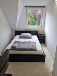 Privates Doppelbettzimmer mit gemeisamer Küche bei Hamburg City und Airport