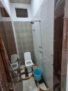 Shri mukut bihari agrawal dharamshala ,dholi pyau himmat pura tiraha mathura