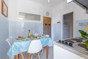 GuestHost - Lovely Apartment with Olga