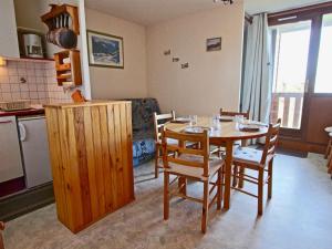 Coquet studio cabine pour 4 avec balcon et accès direct aux pistes - Chamrousse 1750 - FR-1-340-23