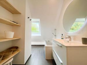 Fouesnant, Cap Coz, superbe maison familiale, plage et sentiers à pied