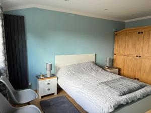 Studio- Sleeps 2- Free WiFi- Luxury Shower