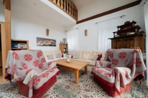 Idyllisches Ferienhaus, Pool & Badeteich nahe Wien