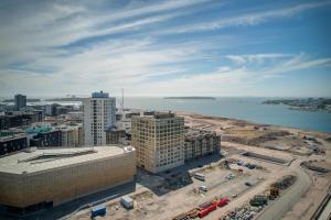 Stylish City Suite with Gym & Spacious Balcony by Nordic Stay Collection