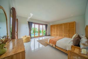 Luxury Villa Tropical Elegance in Pererenan Canggu