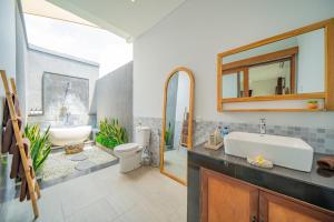 Luxury Villa Tropical Elegance in Pererenan Canggu