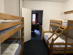 Le Chalet - Piscine - 2 Pièces pour 9 Personnes MAE-6003