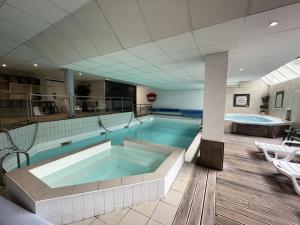 Le Chalet - Piscine - 2 Pièces pour 6 Personnes MAE-6053