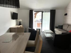 Résidence Le Portillo - Piscine - 2 Pièces pour 8 Personnes MAE-6143