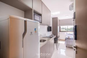 Studio Moderno em cond. c piscina HFO0208