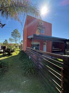 Bungalows familiar con piscina en Pueblo Belgrano