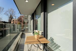 Your Modern 2BR Retreat in Providencia