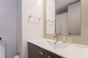 Your Modern 2BR Retreat in Providencia