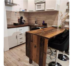 Iron Gates Apartments