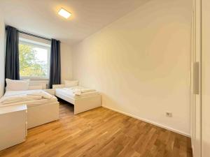 AM1237 moderne Monteurwohnung mit Balkon