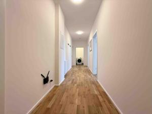 AM1237 moderne Monteurwohnung mit Balkon