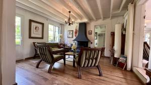 Maison de Campagne Authentique – Havre de Paix pour Âmes Sensibles