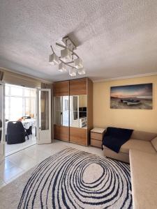 Apartamentos con piscina y vistas al mar-La Mata