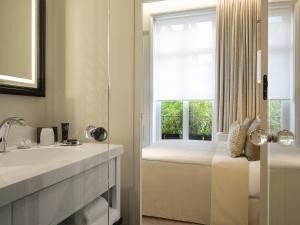 Hotels Le Narcisse Blanc : photos des chambres