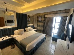 Hotel Pelican Grand