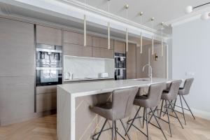 Beautifully Refurbished 2BD Flat - Earls Court!