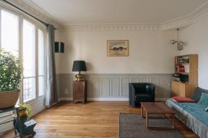 Luminous Parisian-style 1BD ApartmentBelleville