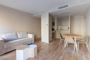 Modern Open-Air Apartment near Montmartre