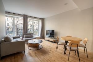 Beautiful Minimalist 1BD Apartment near Montmartre