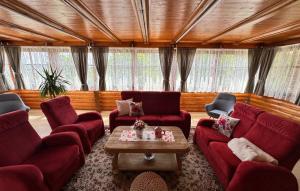 Villa Pine Log by Villas Guide