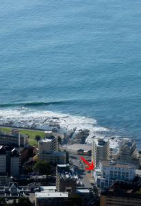 Bright and Stylish Beachfront Apartment