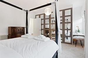 Lovely Newly-Renovated 3 Bedroom Apartment in Fulham