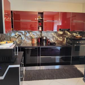 One bedroom apartment new with large living room