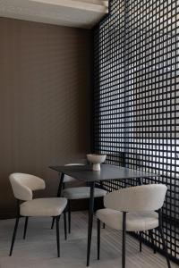 Enom Axxis Seaview Studio