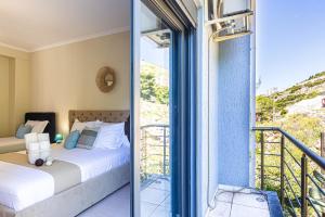 Saranda Charm 3, 1BR Ap, Kitchen, Parking & Patio