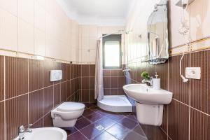 Saranda Charm 3, 1BR Ap, Kitchen, Parking & Patio